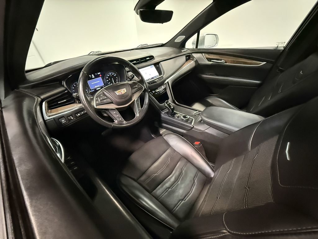 Used 2020 Cadillac XT5 Premium Luxury image 2