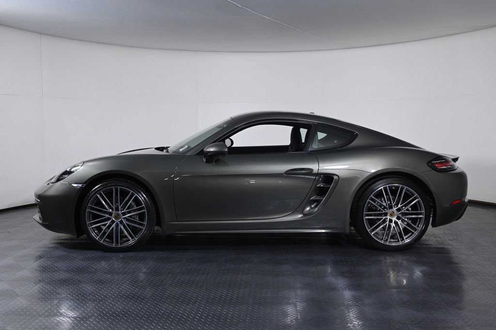 Used 2025 Porsche 718 Cayman image 2