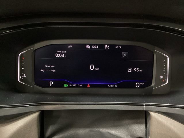 Certified 2023 Volkswagen Taos SEL image 9