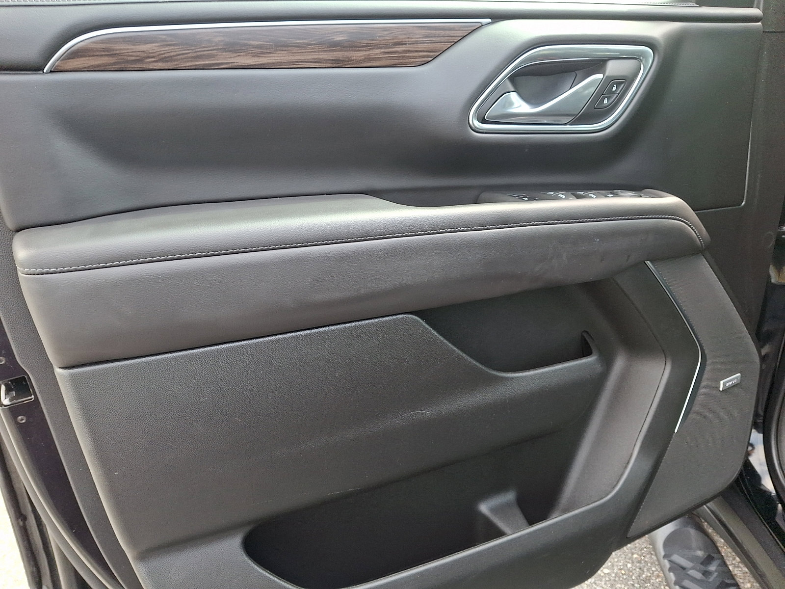 Used 2022 Chevrolet Suburban Z71 AWD/4WD image 13