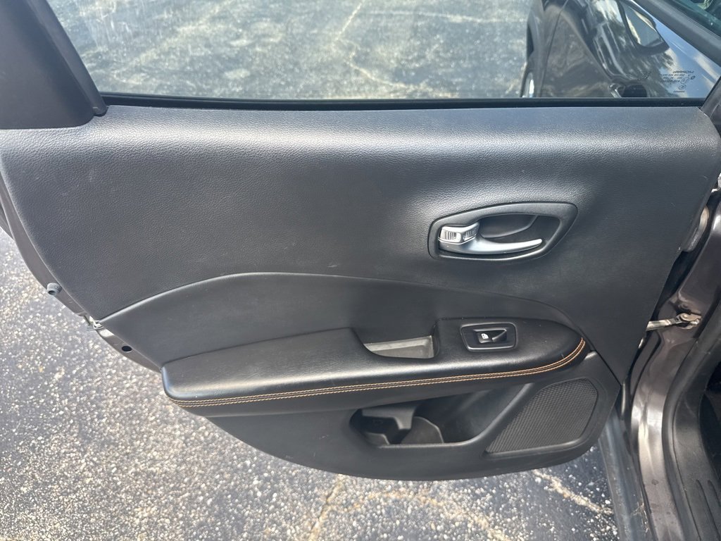 Used 2020 Jeep Compass Limited image 16