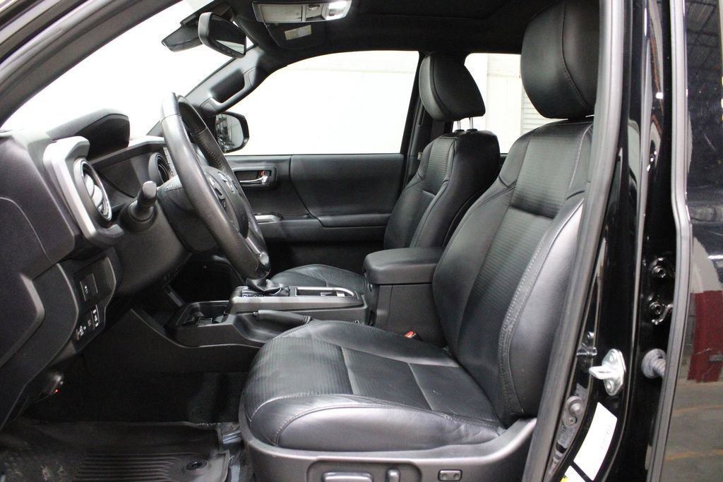 Used 2021 Toyota Tacoma TRD Sport w/ TRD Premium Sport Package image 14