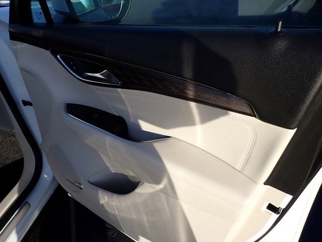 Certified 2022 Buick Envision Avenir w/ Technology Package II image 16