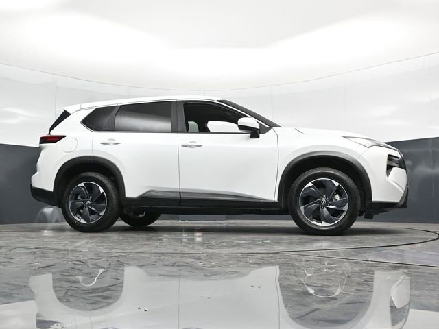 Used 2025 Nissan Rogue SV AWD/4WD image 59