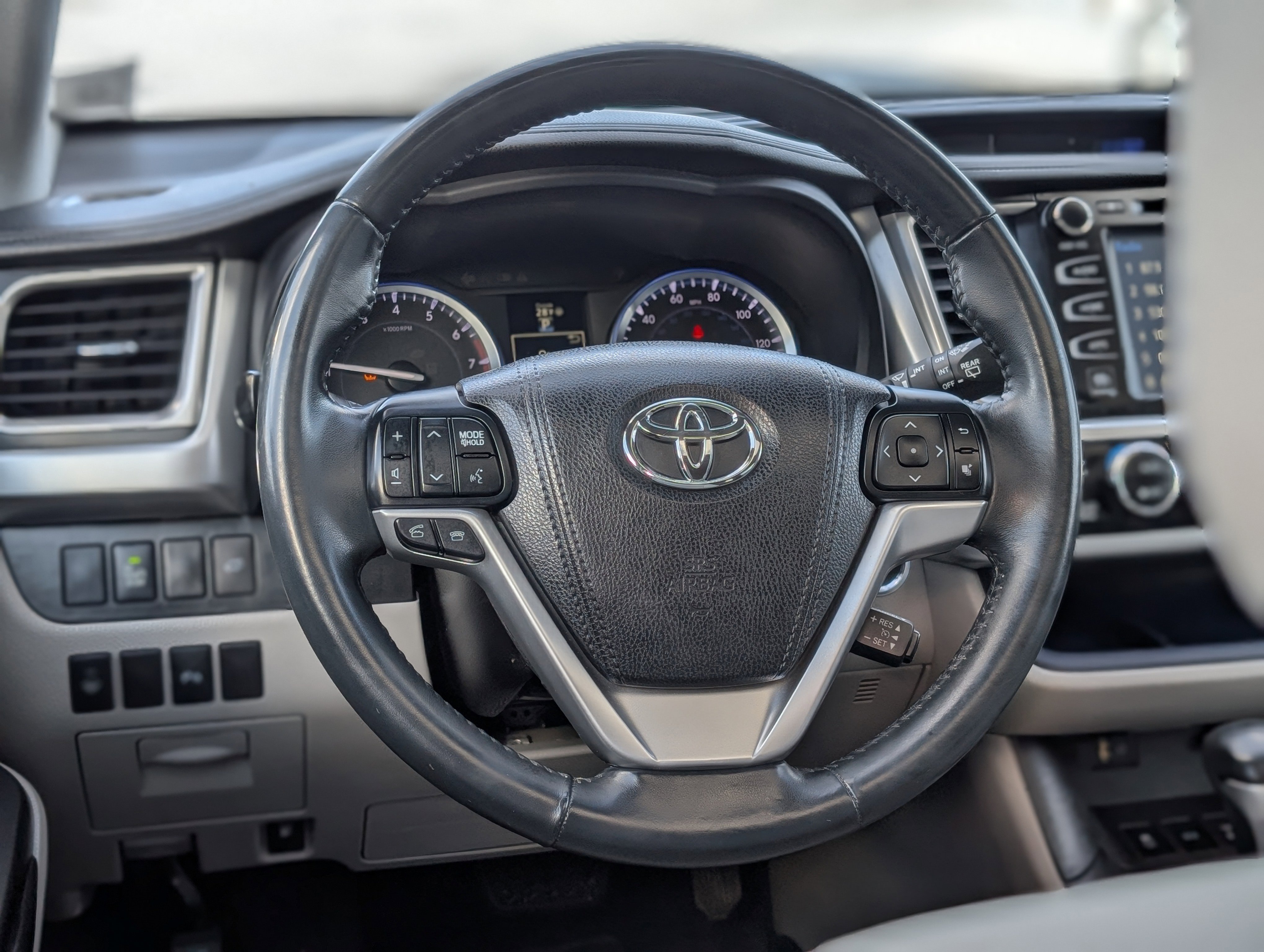 Used 2016 Toyota Highlander Limited image 15