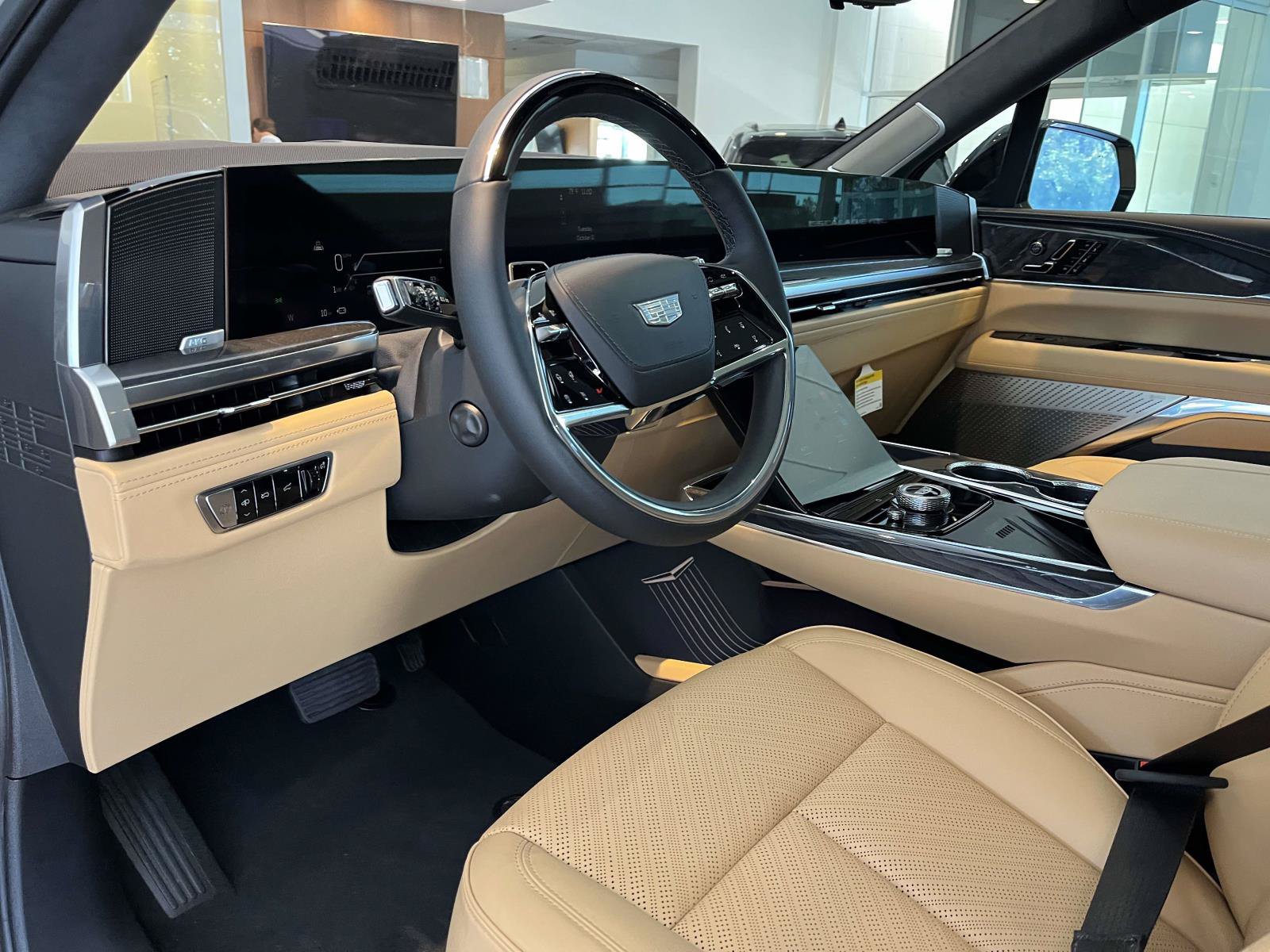 New 2026 Cadillac Escalade IQL Sport 2 w/ LPO, ONYX Package AWD/4WD image 17