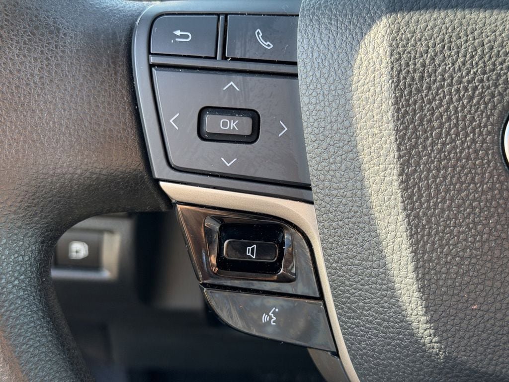 Used 2025 Toyota Camry LE FWD image 24