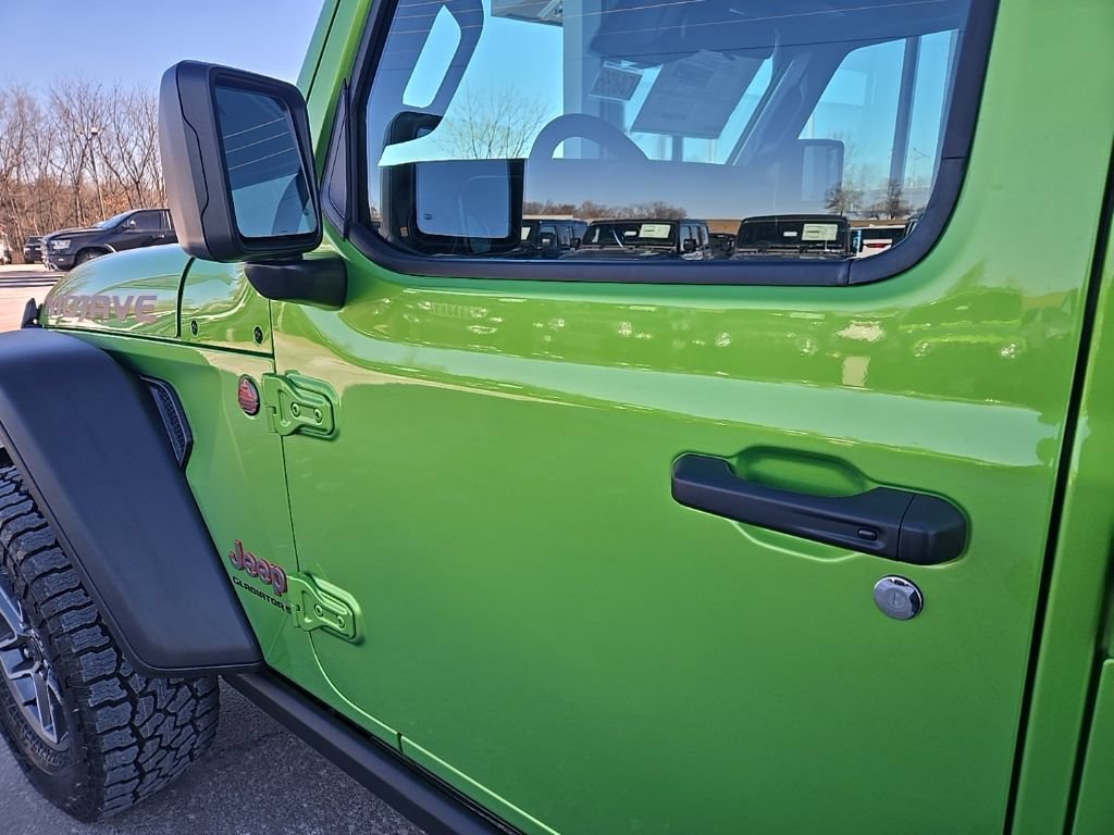 New 2026 Jeep Gladiator Mojave w/ Safety Group AWD/4WD image 32