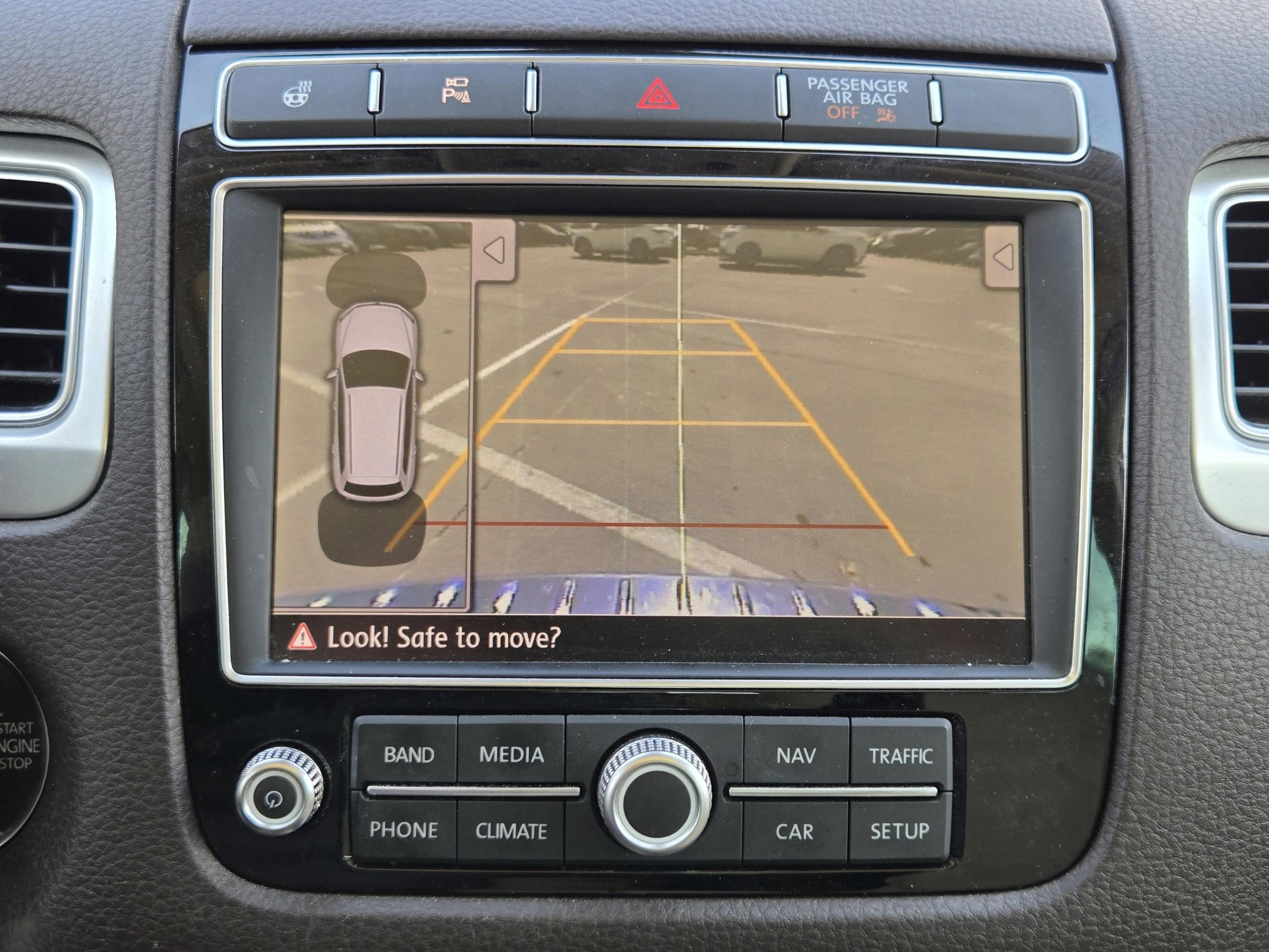 Used 2016 Volkswagen Touareg VR6 AWD/4WD image 16
