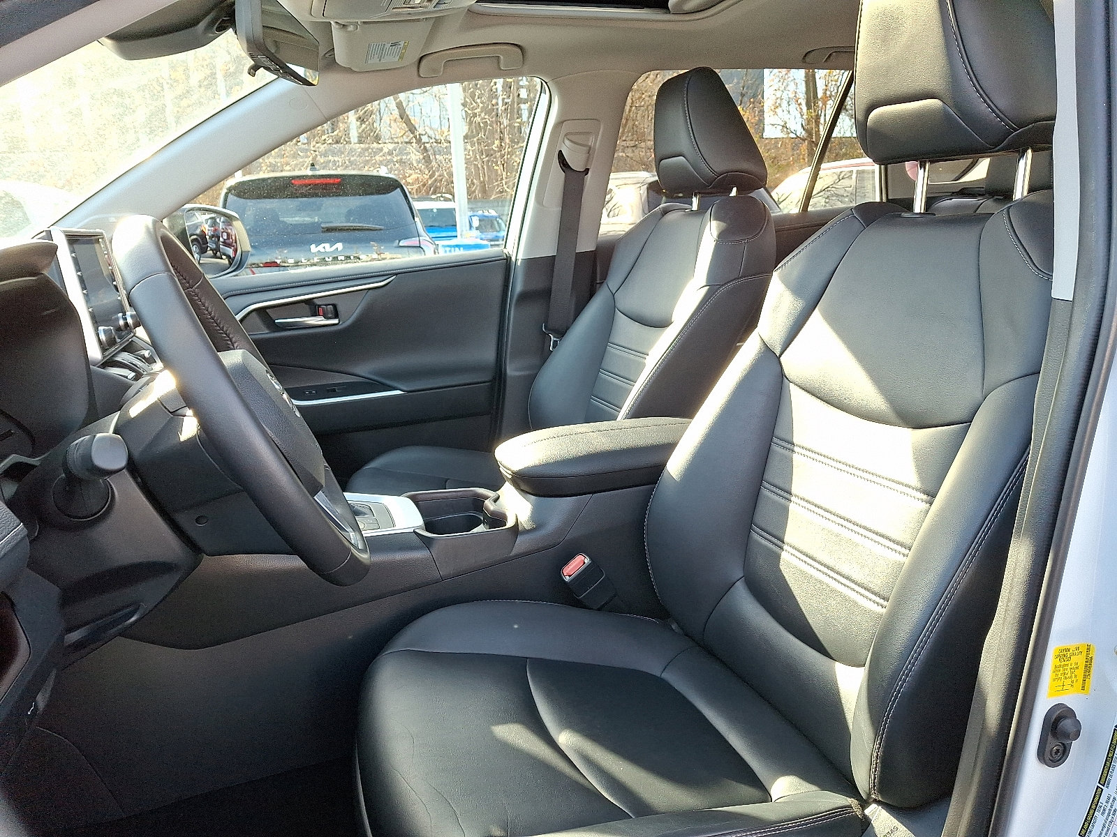 Used 2020 Toyota RAV4 Limited image 11