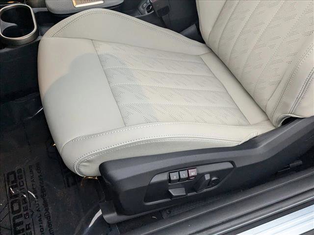 Used 2025 MINI Cooper 2-Door Hardtop image 4