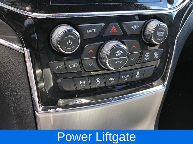 Used 2022 Jeep Grand Cherokee Limited w/ Technology Group AWD/4WD image 12