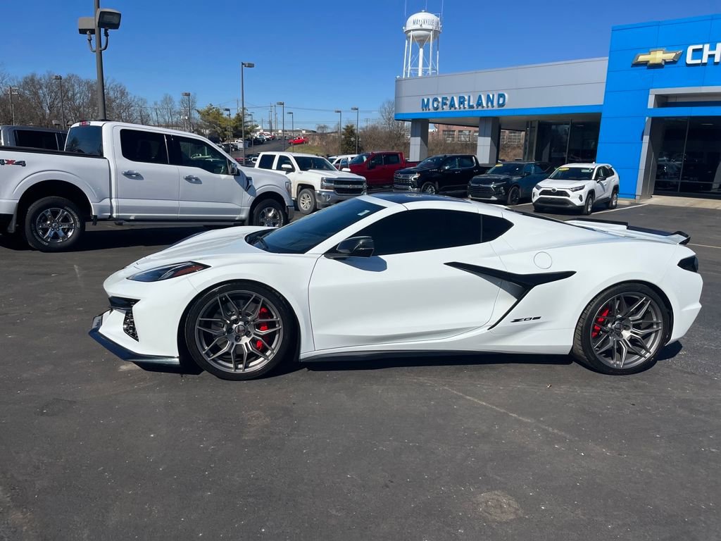 Used 2025 Chevrolet Corvette Z06 image 2