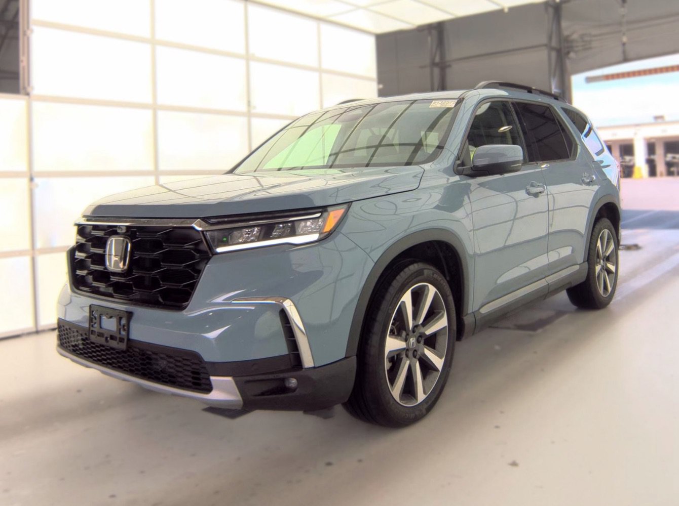 Used 2024 Honda Pilot Elite image 1
