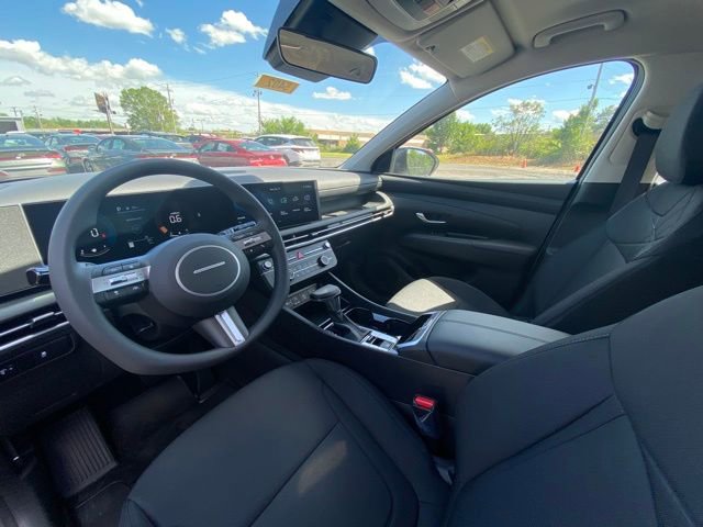 Used 2025 Hyundai Tucson SE image 10