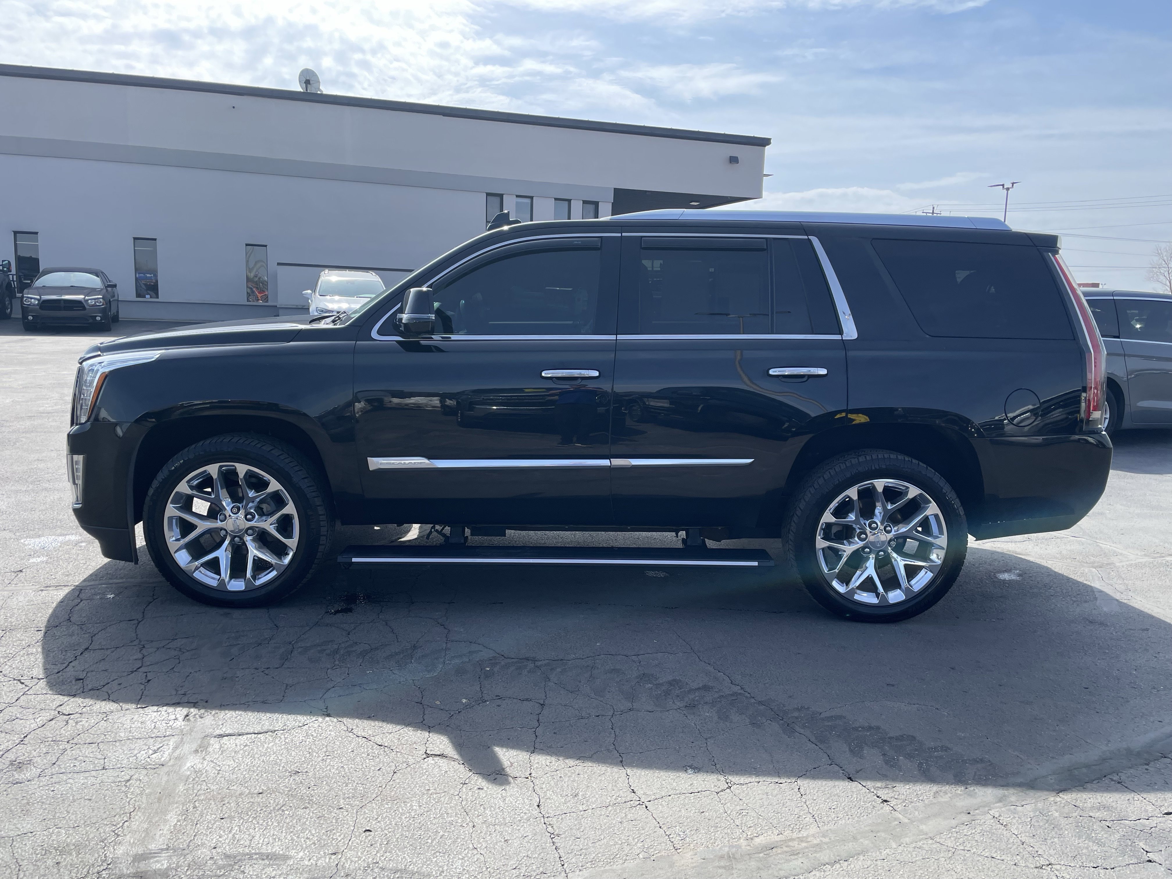 Used 2016 Cadillac Escalade Platinum image 5