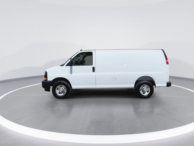 Used 2025 Chevrolet Express 2500 RWD image 7