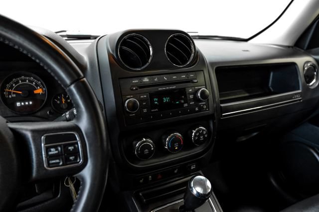 Used 2016 Jeep Patriot High Altitude AWD/4WD image 23