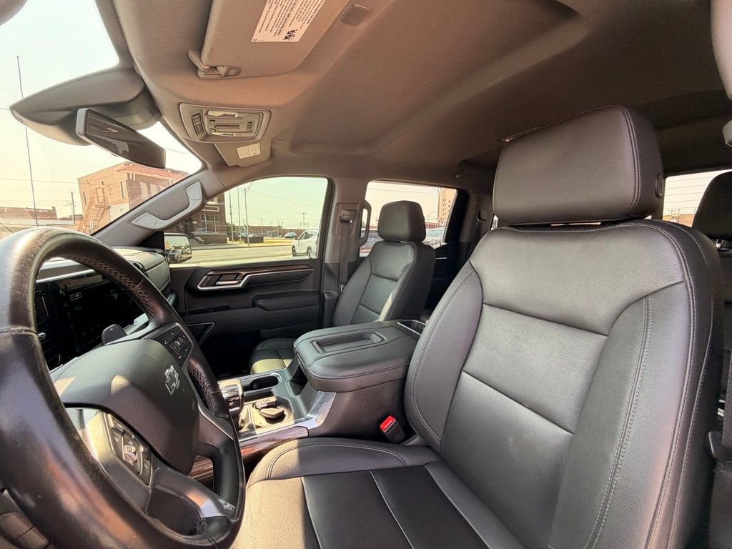 Used 2022 Chevrolet Silverado 1500 RST AWD/4WD image 16