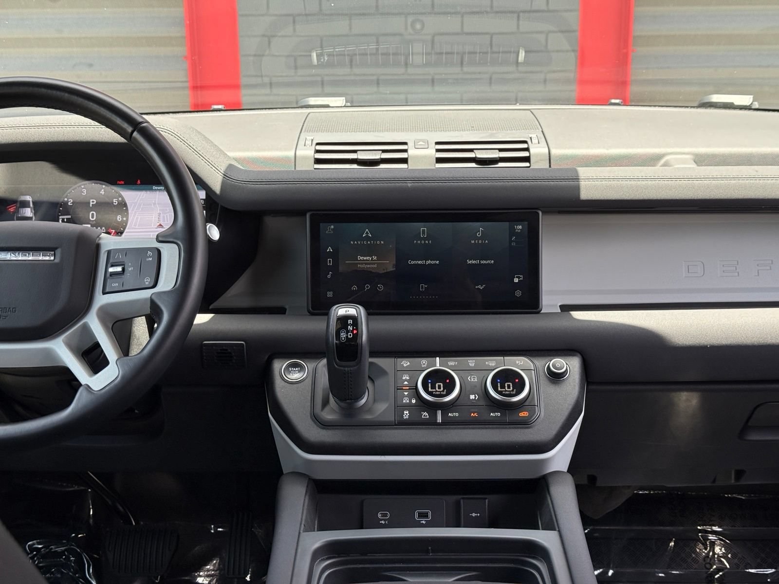 Used 2023 Land Rover Defender 110 X-Dynamic SE AWD/4WD image 38