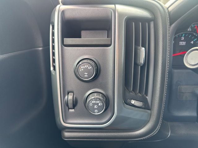 Used 2018 Chevrolet Silverado 1500 LTZ image 17