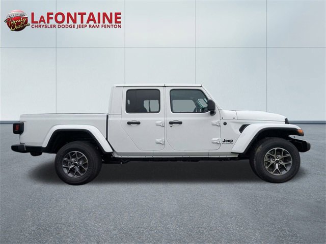 New 2025 Jeep Gladiator Sport image 7