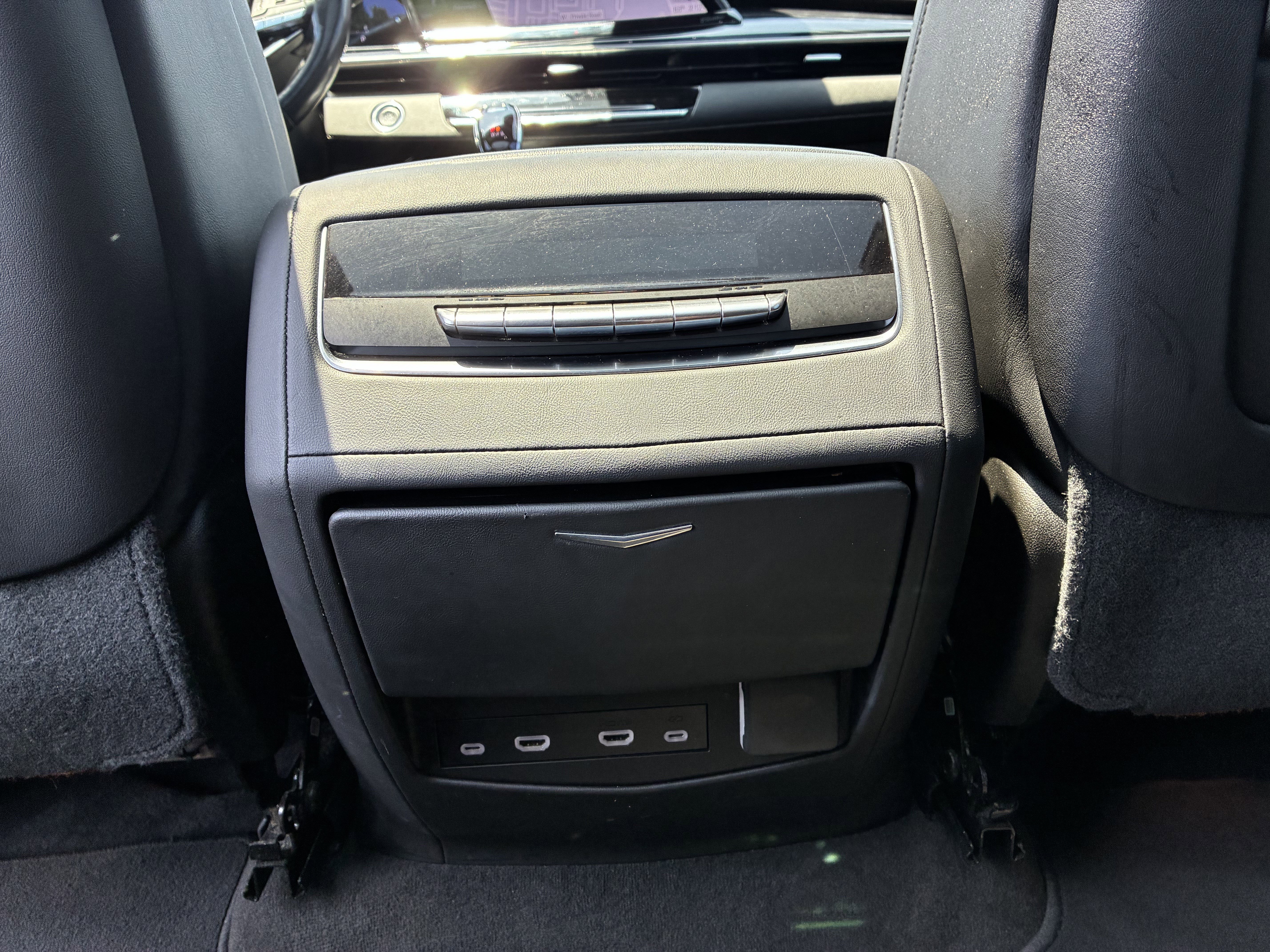 Used 2023 Cadillac Escalade Sport AWD/4WD image 19