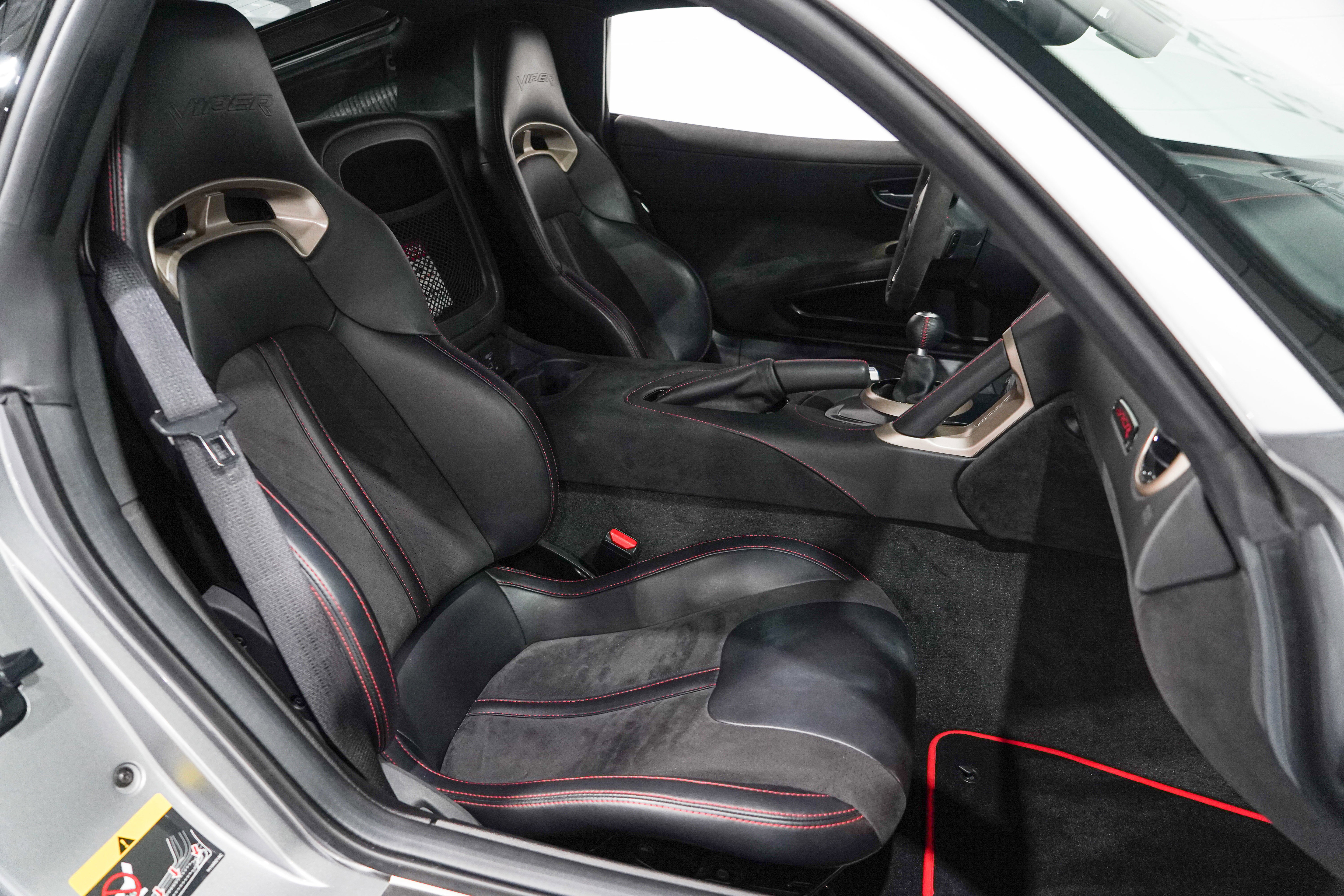 Used 2016 Dodge Viper ACR RWD image 15