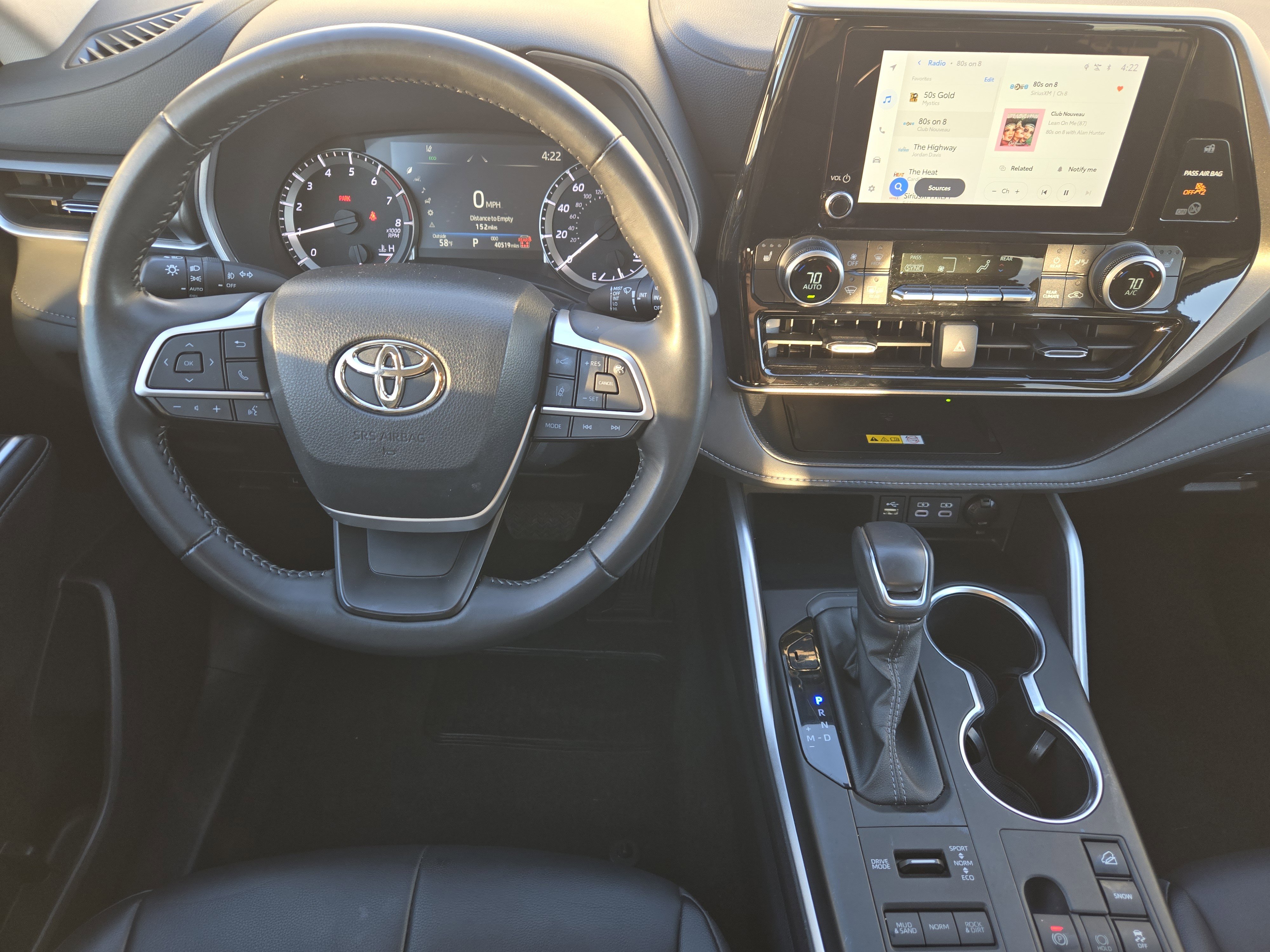 Used 2024 Toyota Highlander XLE image 30