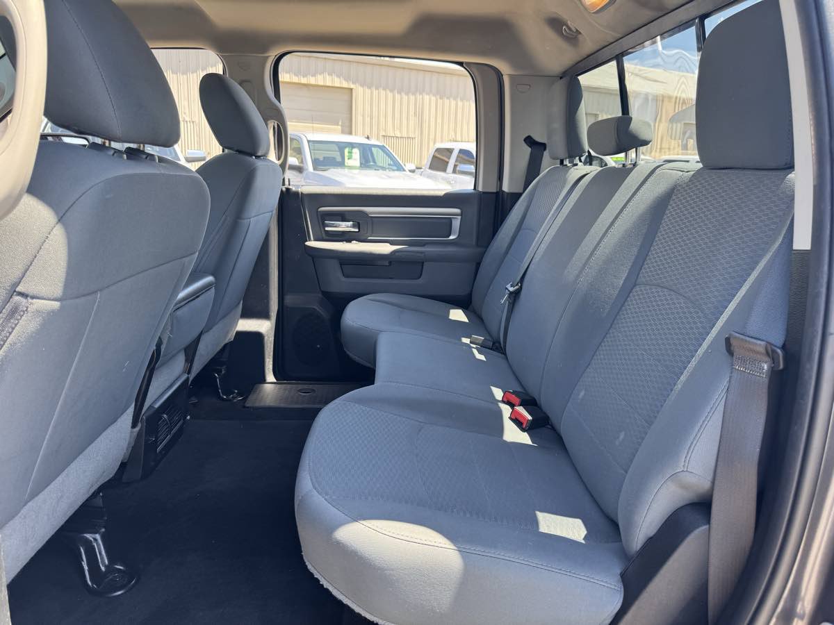 Used 2017 RAM 1500 Classic SLT AWD/4WD image 19