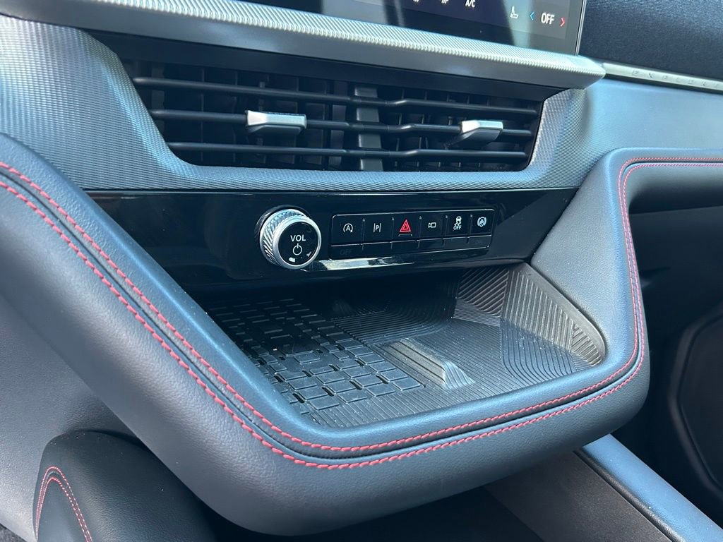 Used 2025 Ford Explorer ST image 41