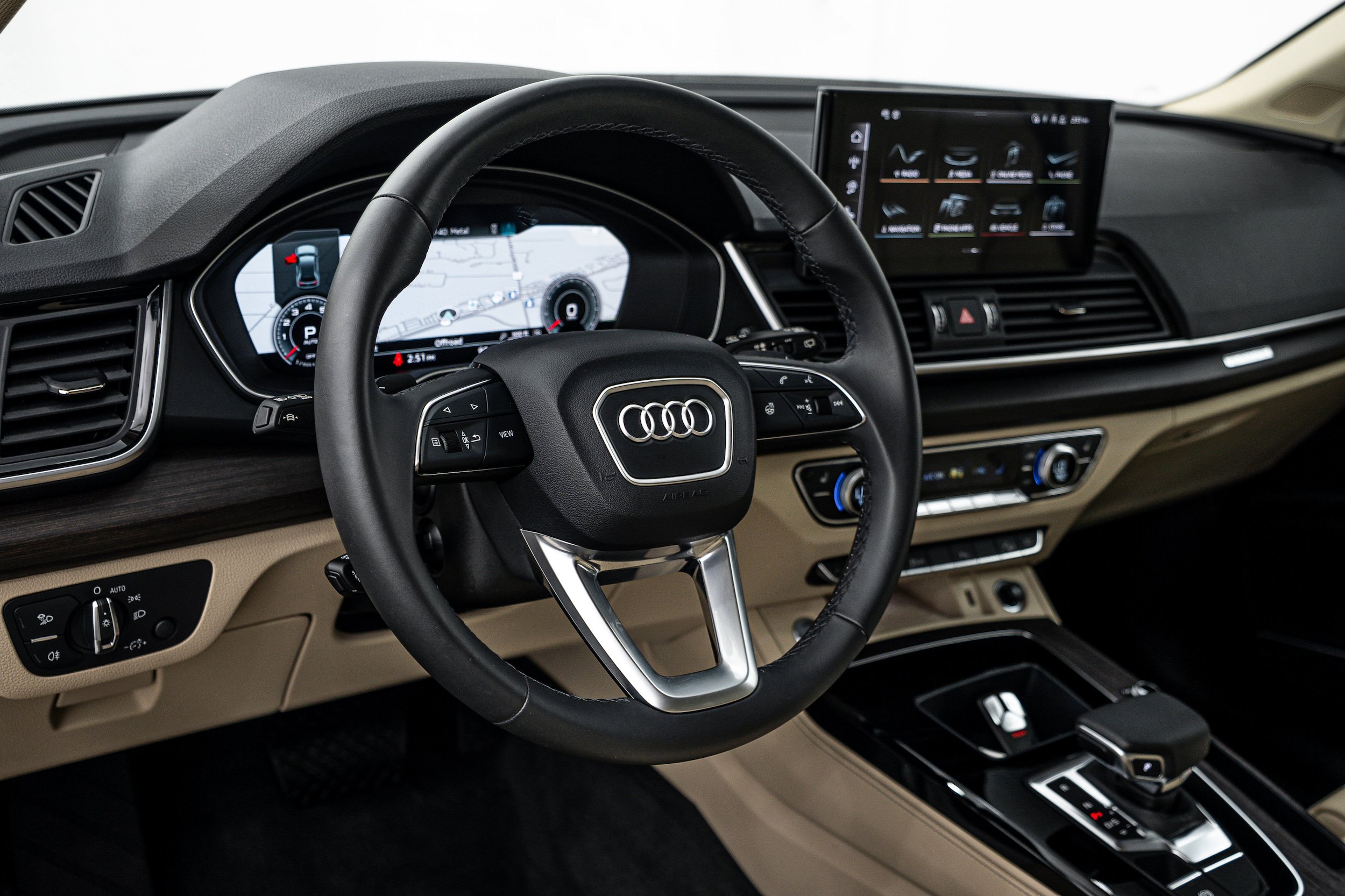 Used 2024 Audi Q5 2.0T Premium Plus w/ Premium Plus Package AWD/4WD image 9
