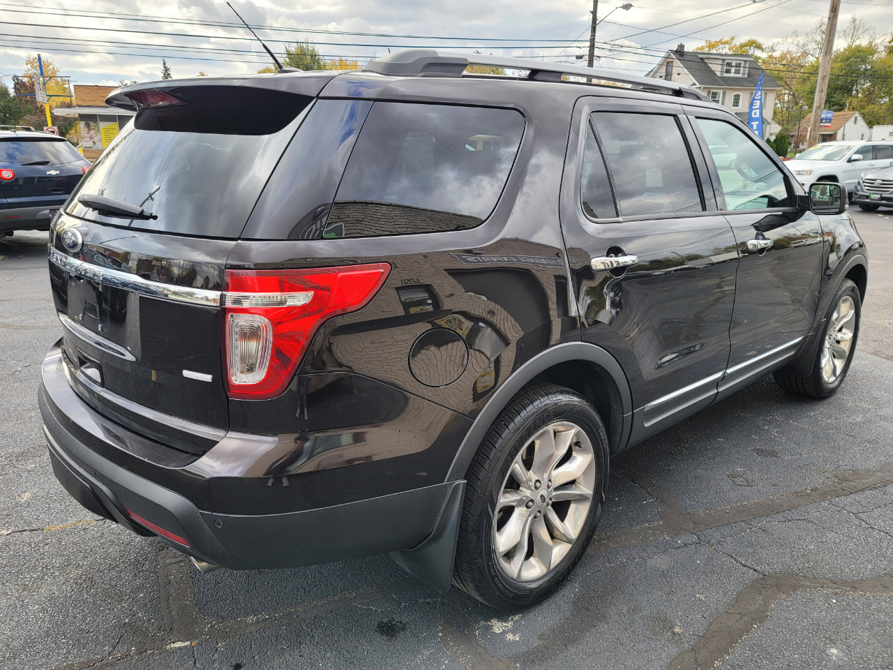 Used 2013 Ford Explorer XLT image 4