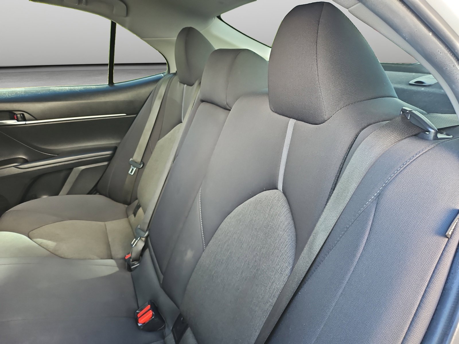 Used 2022 Toyota Camry LE FWD image 40
