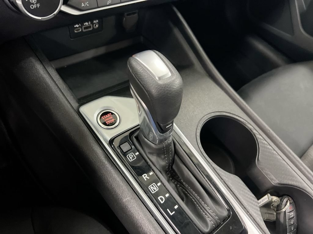 Used 2025 Nissan Altima 2.5 SV FWD image 17