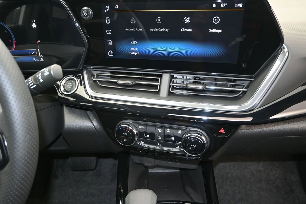 New 2026 Chevrolet Trax RS w/ Sunroof Package FWD image 27