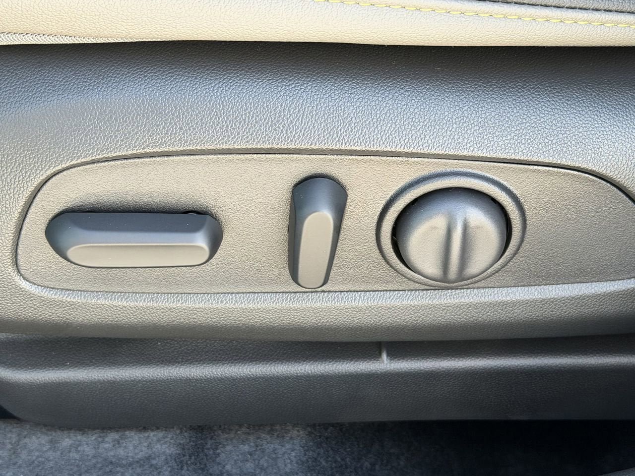 New 2026 Chevrolet Trax ACTIV w/ Sunroof Package image 23