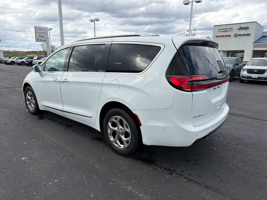 Used 2021 Chrysler Pacifica Limited w/ Premium & Safety Sphere Group AWD/4WD image 3