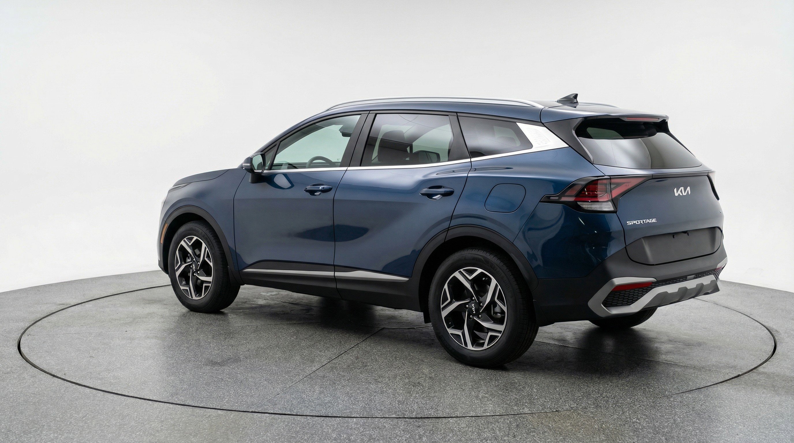 Used 2025 Kia Sportage LX image 6