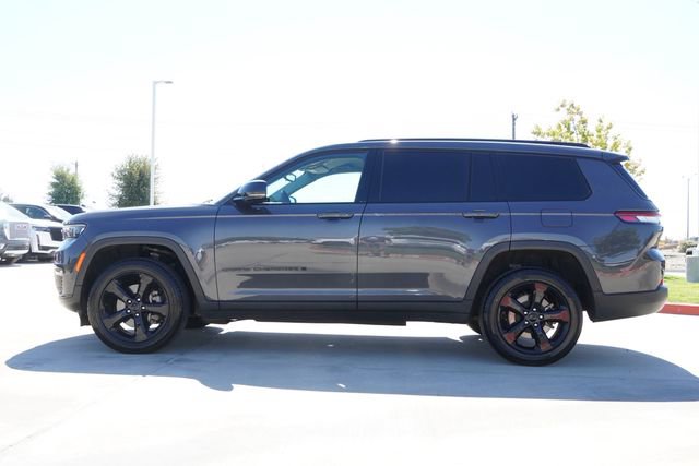 Used 2024 Jeep Grand Cherokee L Limited w/ Black Appearance Package image 6