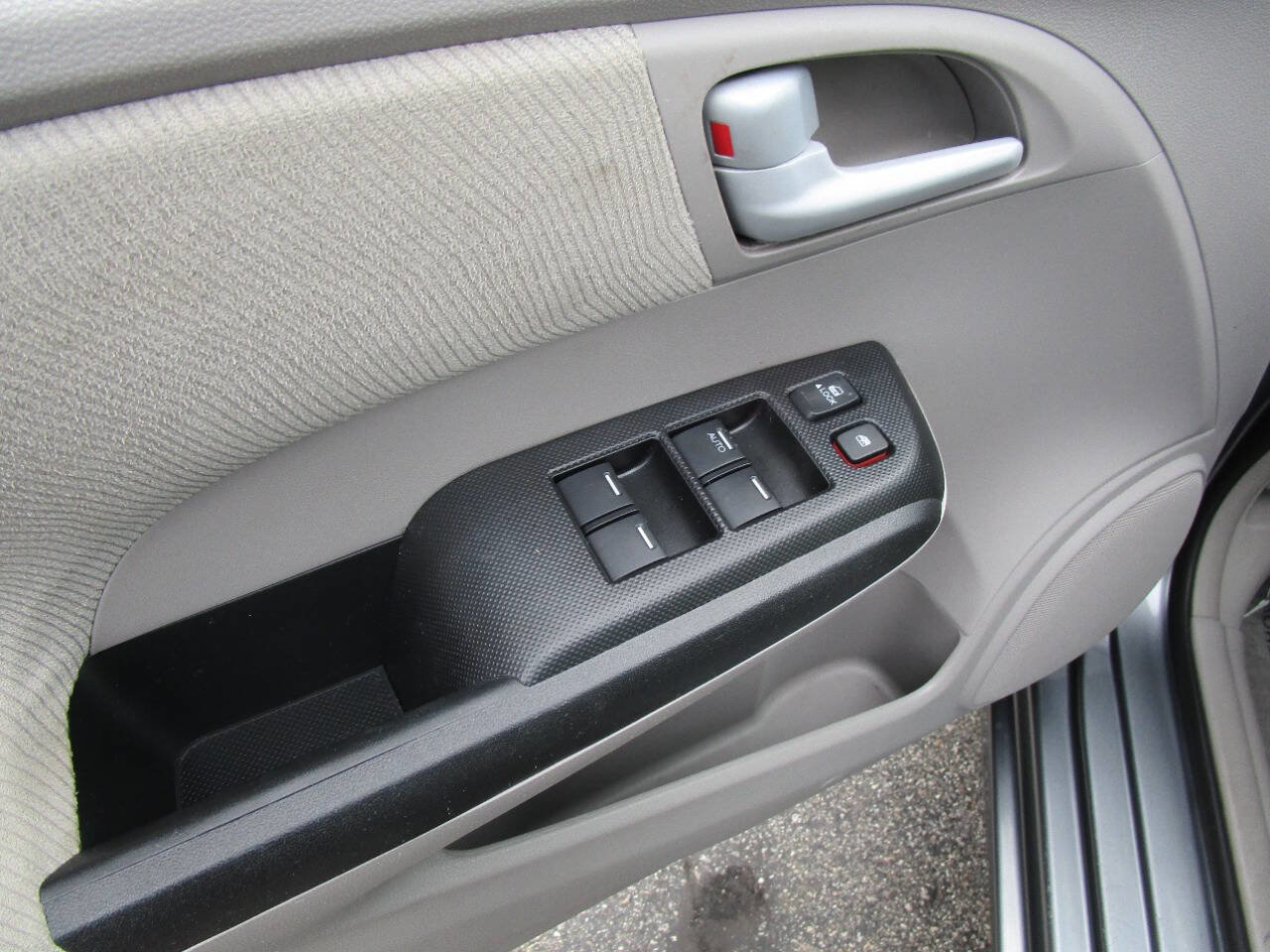 Used 2013 Honda Insight EX image 8