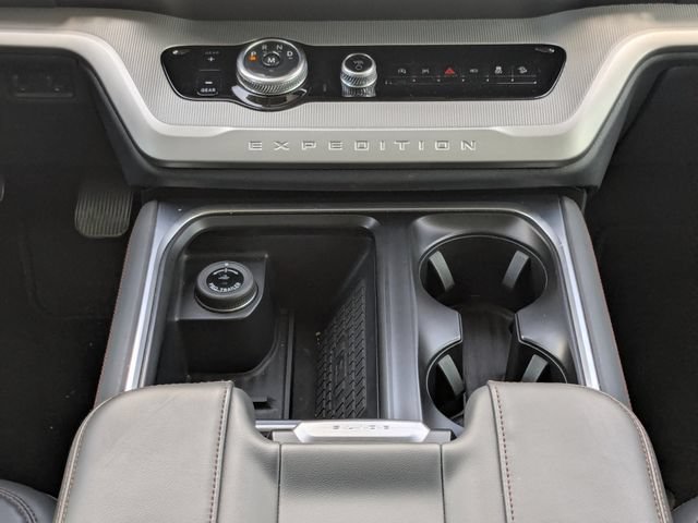 Used 2025 Ford Expedition Active AWD/4WD image 27