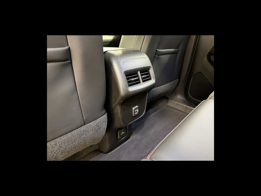 Used 2022 Chevrolet Equinox RS w/ Infotainment Package image 25