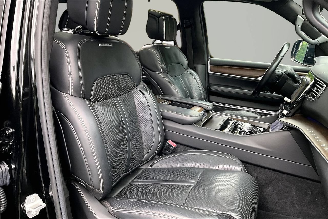Used 2023 Jeep Grand Wagoneer Series II AWD/4WD image 23