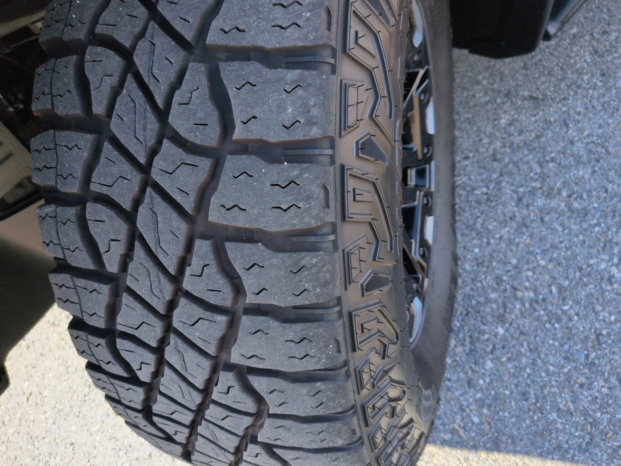 Used 2024 GMC Hummer EV 2X w/ Extreme Off-Road Package image 12