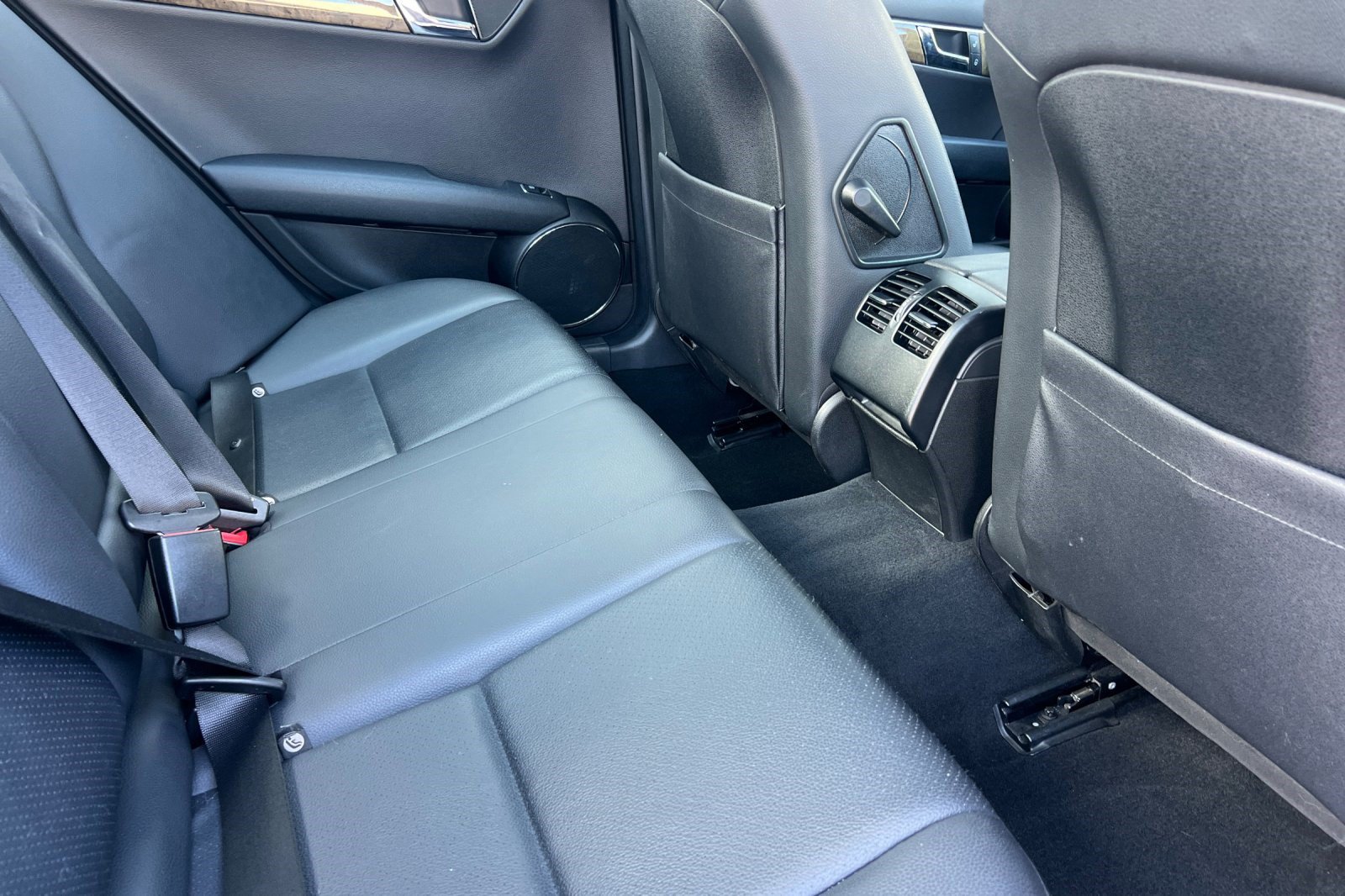Used 2009 Mercedes-Benz C 350 Sport image 28