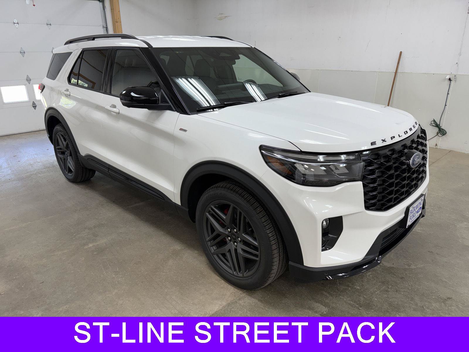 New 2026 Ford Explorer ST-Line w/ ST-Line Street Pack AWD/4WD image 2