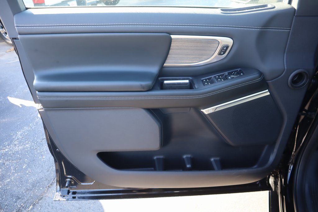 New 2025 Ford Expedition Platinum image 18