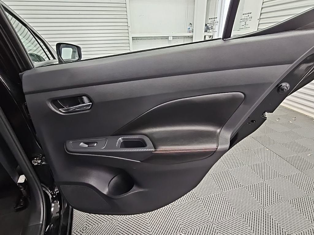 Used 2021 Nissan Versa SR w/ Convenience Package image 30