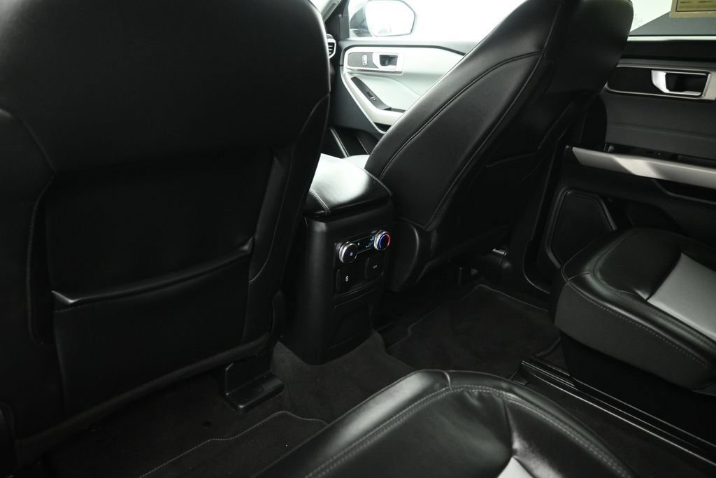Certified 2023 Ford Explorer XLT w/ Equipment Group 202A RWD image 18